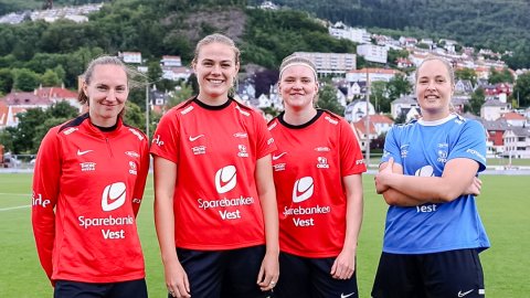  Møt landslagsspillerne i Fanzone før lørdagens kamp 